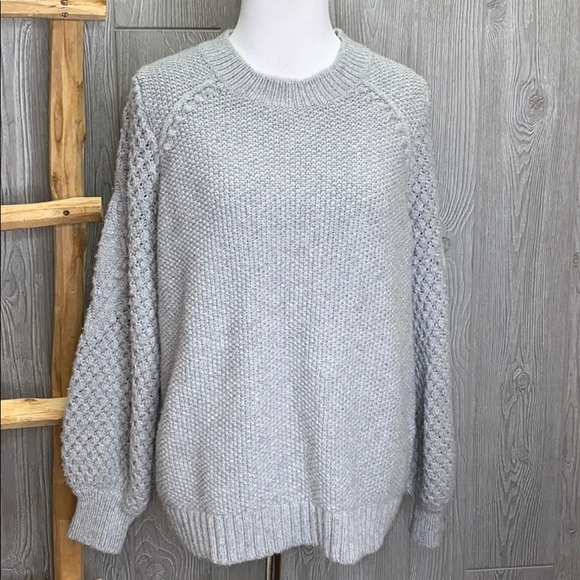 LOFT Sweaters - Loft Grey Sweater Large